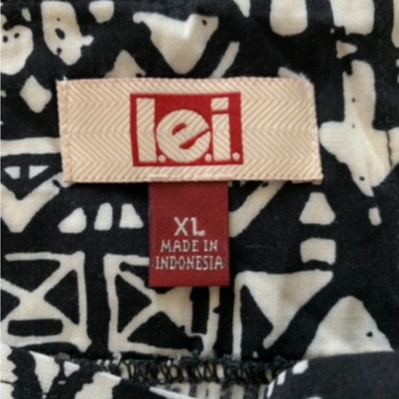 🤍Lei Junior’s/Girls One Piece Overall Shorts/Romper NWOT Size XL - Picture 4 of 6